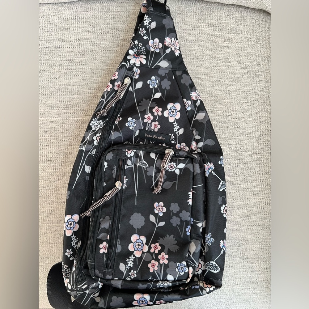 EUC Vera Bradley Holland Bouquet Lighten Up Sling Backpack